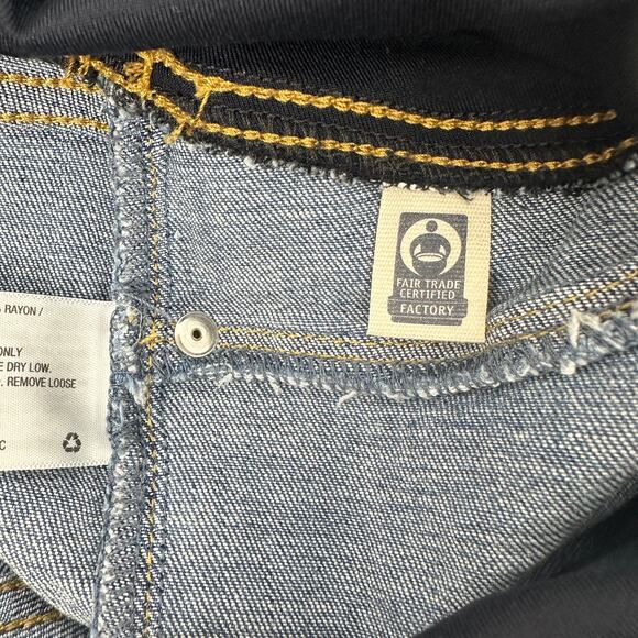 Ingrid and Isabel Straight Crop Distressed Over The Belly Maternity Jeans 10 - Picture 4 of 9